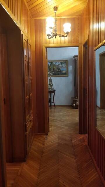 Фотографии Апартаменты Трехкомнатная квартира у центрального пляжа, Сухум г. Сухум (Абхазия) №2 Фото Апартаменты Трехкомнатная квартира у центрального пляжа, Сухум г. Сухум 2