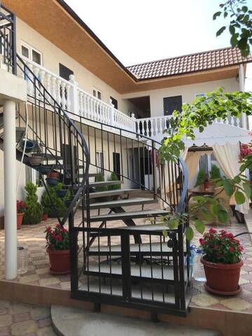 Фотографии Гостевой дом Guest house Basaria г. Сухум (Абхазия) №1 Фото Гостевой дом Guest house Basaria г. Сухум 1