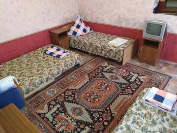 Фото номера Бюджетный трехместный номер Гостевой дом Гостевой дом АННА г. Сухум 4