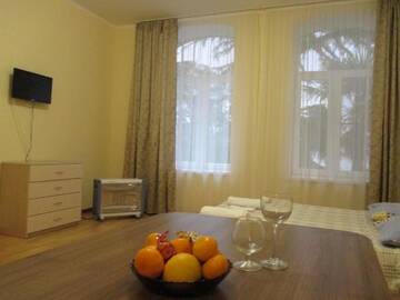 Фото номера Номер-студио с видом на море Апартаменты Dioskuriya Guest House г. Сухум 5