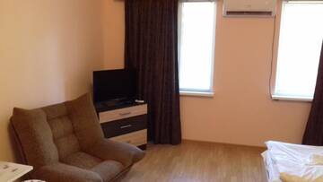 Фото номера Полулюкс Апартаменты Dioskuriya Guest House г. Сухум 17