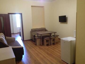 Фото номера Семейные апартаменты Апартаменты Dioskuriya Guest House г. Сухум 5