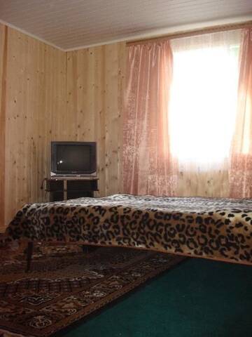 Фото номера Роскошный четырехместный номер Гостевой дом Guest house Elona г. Сухум 4