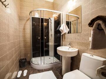 Фото номера Двухместный номер с 1 кроватью или 2 отдельными кроватями Отель Boutique Hotel Amra г. Сухум 4