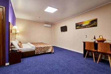 Фото номера Семейный номер Делюкс Отель Hotel Comfort г. Сухум 4