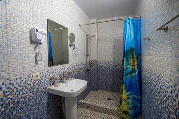 Фото номера Номер с кроватью размера «king-size» Отель Hotel Samson г. Сухум 3