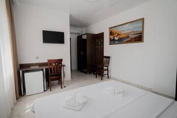Фото номера Стандартный номер с кроватью размера  Отель Hotel Samson г. Сухум 7