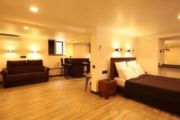 Фото номера Улучшенные апартаменты Отель Boutique-hotel ANANA г. Сухум 5