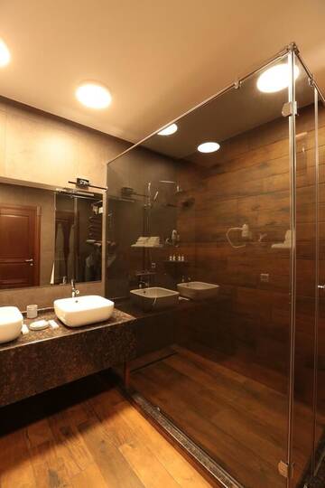 Фото номера Люкс с видом на бассейн Отель Boutique-hotel ANANA г. Сухум 6
