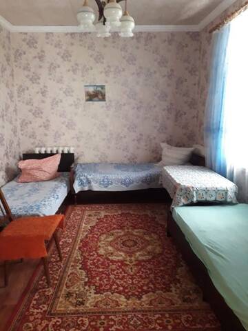 Фото номера Трехместный номер Гостевой дом Цветочный сад г. Сухум 2